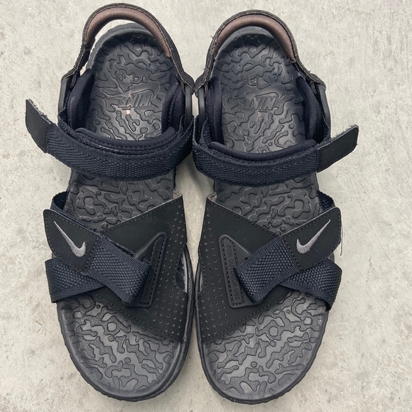 Nike Acg Air Deschutz Sandals Size 7 